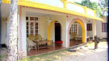 Funky Art Beach House Image