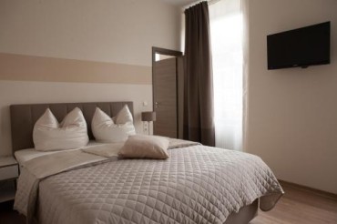 Hotel Ravene Image