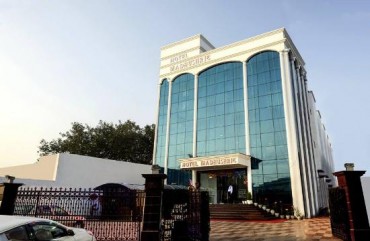 Madhushrie Hotel Image