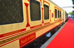 Golden Triangle Tour With Palace On Wheels Image