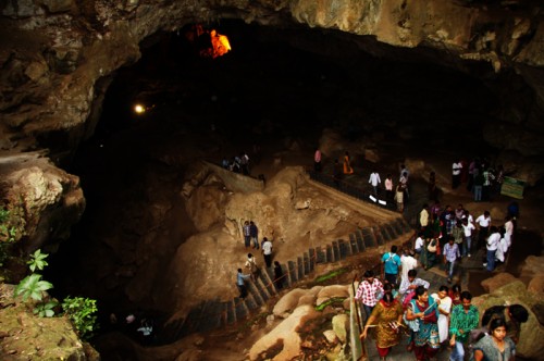 Borra Caves Visakhapatnam - Größte und älteste Höhle Indiens.