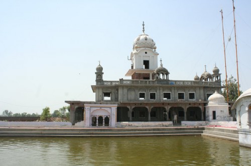 Gurudwara Shri Jhulane Mahal Sahib - Historical Gurdwara