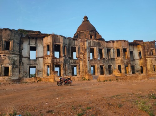 Palacio Jatan Nagar - Palacio embrujado Odisha
