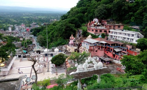 Jwala Devi Temple Kangra - L'un des temples Shakti hautement vénérés en Inde.