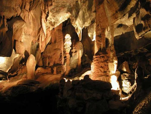 Kotumsar-Höhle - biologisch lebende Höhle von Jagdalpur