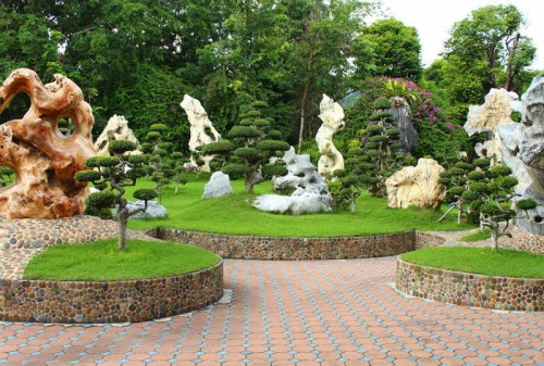 Stone Park & Pattaya Crocodile Farm